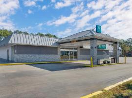 Quality Inn & Suites Hardeeville - Savannah North，位于哈迪维尔的酒店