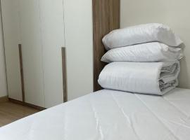 ไนซ์สเตย์ เฮาส์ แอทคลองสาม รังสิต คลองหลวง ปทุมธานี Nice Stay House at Khlong Sam - Rangsit - Khlong Luang - Phathumthani Self Check-in เช็คอินด้วยตนเอง，位于班达拉朗西的酒店