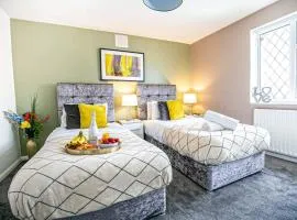 Central Leamington Spa House with Free Parking, Fast Wifi, Smart TV with Free Netflix and Garden by Yoko Property