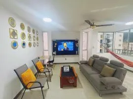 El Rodadero Hermoso Apartamento a 50 metros de la playa ven descansa o trabaja