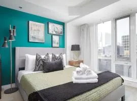 Dundas Square Studio with Nightlife Views Heart of the City