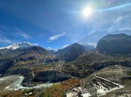 KOH E QAF HUNZA，位于Hini的酒店