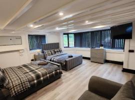 Rainsough Cottage Guest House - Sleeps upto 8 with ensuite - Free Parking & WiFi，位于曼彻斯特的酒店