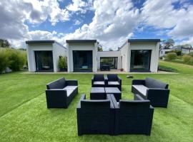 Sittelles lodges cube，位于孔卡尔诺的酒店