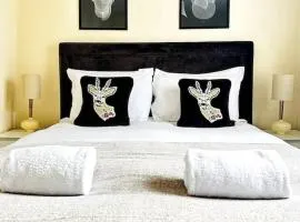 Airy central two-bed Suite