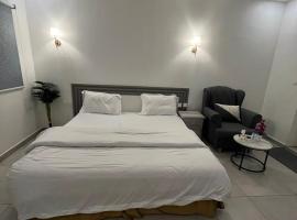 Furnished Studio at Al Khobar - Near to Rashid Mall，位于阿可贺巴的酒店