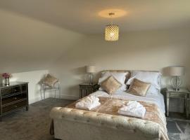 Newly Refurbished Tor View Executive Dormer Bungalow Rossendale，位于Haslingden的酒店