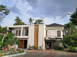 Merapi View Homestay Paviliun，位于Ngaglik的酒店