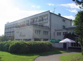 Hotel Polanin，位于波乌琴-兹德鲁伊的酒店