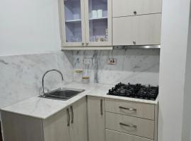 Julz Lake View Studio Apartment Bukasa Muyenga，位于Muyenga 的酒店