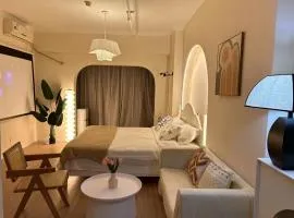 Xi'an Hills & Lostwine Downtown Suite close to Metro Xiaozhai stn