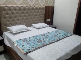 Ambrosia hotel and Restaurant，位于Rohti的酒店