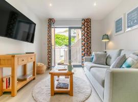 2 Rockham - Luxury Apartment at Byron Woolacombe, only 4 minute walk to Woolacombe Beach!，位于伍拉科姆的酒店