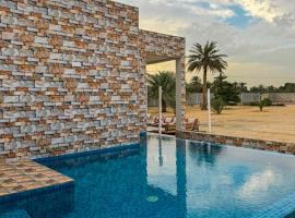 Luxury Farmhouse Near Yas Island With Swimming Pool, BBQ Area & Majlis，位于Al Rahba的度假屋