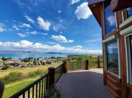 Bear Foot Lodge - Amazing Views! Arcade, Hot Tub, Family Fun Cabin!