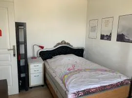 Chambre simple proche de mairie Orly
