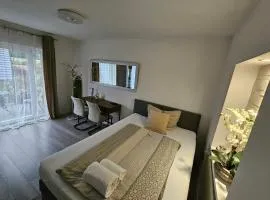 Sunny room 2