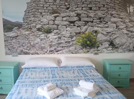 bed and breakfast Murales Orgosolo，位于奥尔戈索洛的酒店