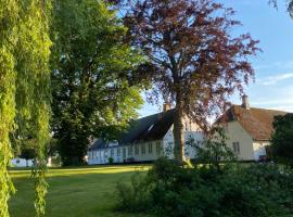 Pilemosegaard, lejlighed med 2 værelser，位于罗斯基勒的酒店