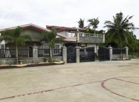 FNT Transient House near Hundred Islands，位于阿拉米诺斯的酒店