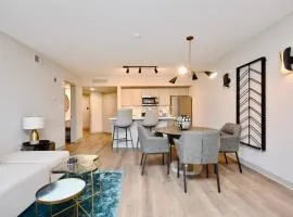 Lux Jacuzzi Suite - Top Level