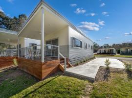 Painters Island Holiday Park，位于旺加拉塔的酒店