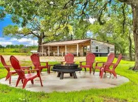 Ranch Haus with Hot Tub, Fire Pit & Vineyard View