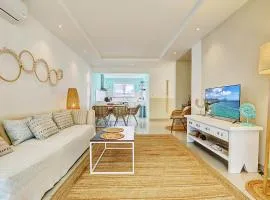 EUREKA-SUR-MER Stylish & Cosy Apartment, 100 mts from beach, pool