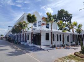 DEBUA White House，位于玛哈沙拉堪的酒店