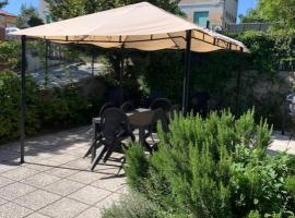 Mery's House casa vacanza，位于法诺的酒店