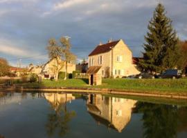 Maison de charme sur le canal de Bourgogne et près de Chablis，位于Ancy-le-Libre的酒店