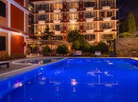 Temple Himalaya Hotel & Spa，位于博卡拉的酒店