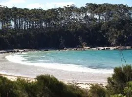 Beach House Ocean Views in Batehaven