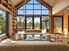 Sandbox House Luxury Architectural Retreat