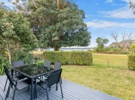 Charming Cottage by the Water Pet Friendly WoyWoy