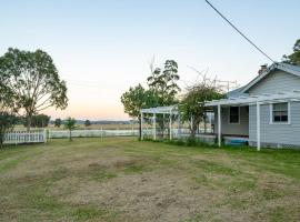 Janie s Cottage Secluded Wine Country Home，位于布洛克的酒店