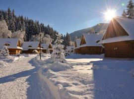 Hotel****Liptovsk&yacute; dvor，位于利托斯基简的高尔夫酒店