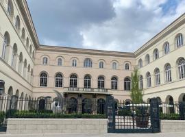 Le Grand Hôtel Dieu by SOWELL COLLECTION，位于尼姆的酒店