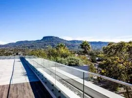 Scenic Wollongong Gem City Location with Rooftop