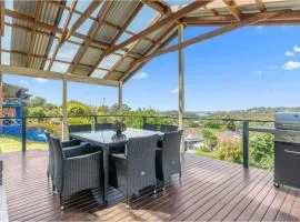 Holiday Home with Ocean Views Wamberal