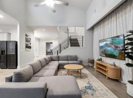 Luxe Modern 4B House with Office 20 min to DT，位于玛诺的酒店