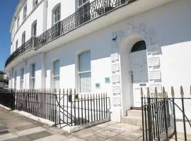 Sovereign House - Close to harbour with parking