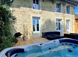 Domaine de Cachaou Villa Leyr'ial sauna & spa，位于萨莱的酒店