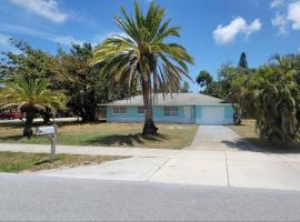 Renovated home near Siesta Key Beach，位于Gulf Gate Estates的酒店