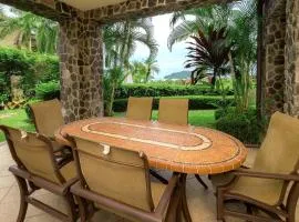 Vista Bahia 3 bdrm ocean view in beach Resort