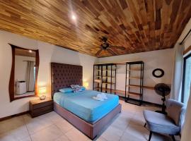 Corcovado Eco Lodge Villas-Houses-Tents-Mountain-Ocean Views，位于希门尼斯港的酒店