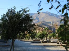 Parking autocaravanas Viña Castilla，位于Los Carlos的酒店