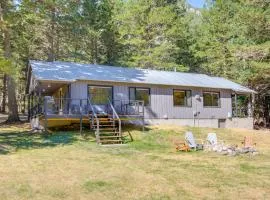 Contact Mountain Hideaway w/ Views & Porches!
