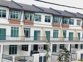 Azzahra Homestay Scientex Kundang Jaya Rawang，位于Pengkalan Kundang的酒店