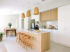 House of Banksia，位于Long Jetty的酒店